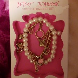 Betsey Johnson Stretch Bracelet